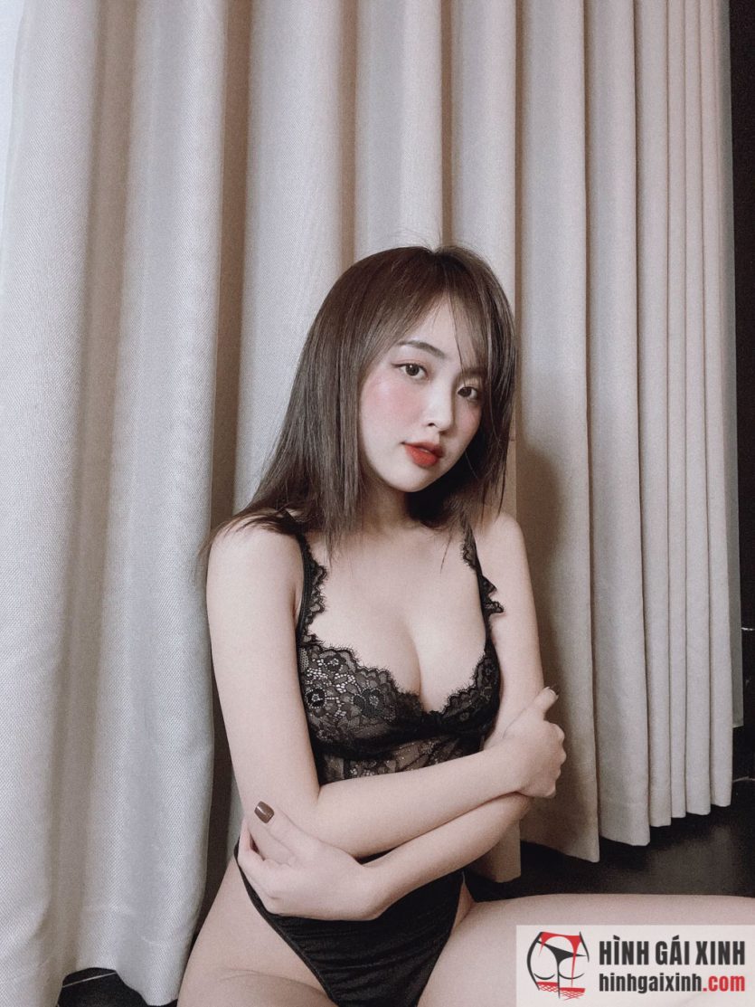 Hot girl Phương Anh mặc đồ ngủ siêu mỏng nóng bỏng