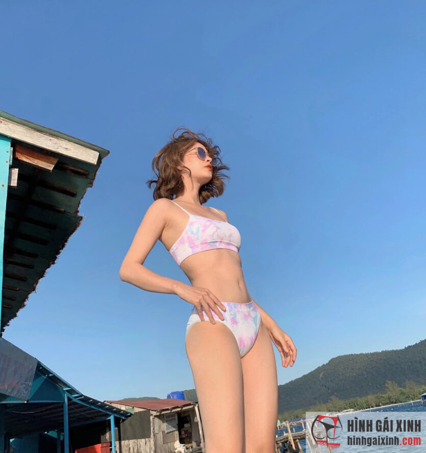 Trương Hoàng Mai Anh diện bikini khoe thần thái đỉnh cao, vóc dáng mảnh mai nhưng không kém phần sexy