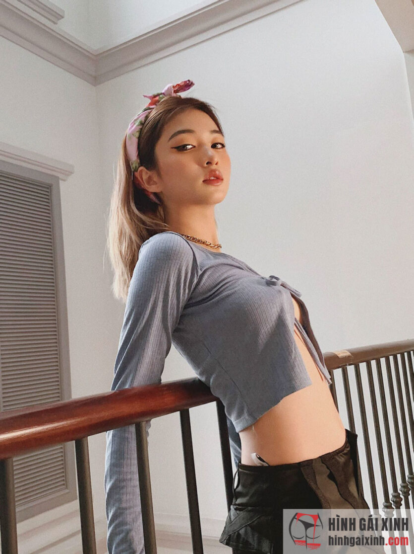 Kim Anh (Foxie) nữ sinh nổi tiếng của trường Đại học Nguyễn Tất Thành sở hữu nhan sắc đầy cuốn hút